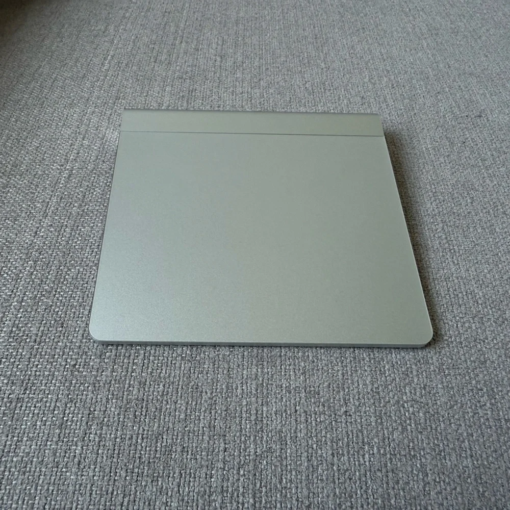Apple Magic Trackpad A1339 Gen 1 Wireless Bluetooth, Multi-Touch, Silver - Picture 1 of 3